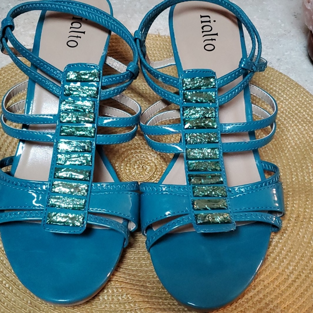 Rialto teal heels with green gems 10M